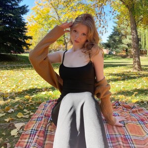 Makenna Kelly Photo #38