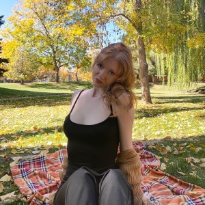 Makenna Kelly Photo #40