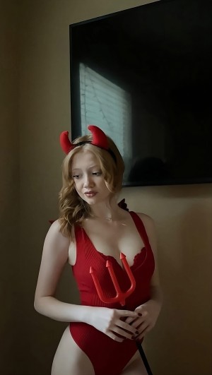 Makenna Kelly Photo #43