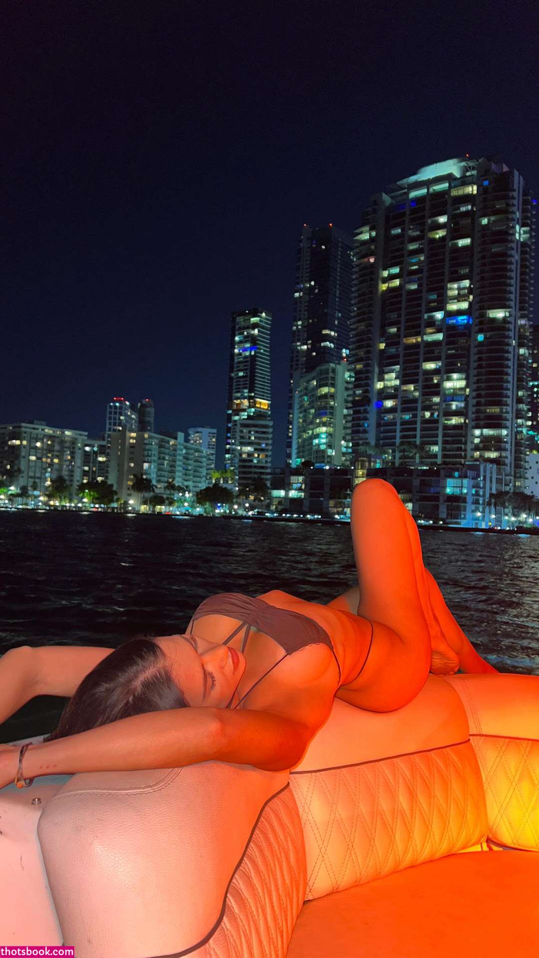 Alexia Inguanzo Photo #14