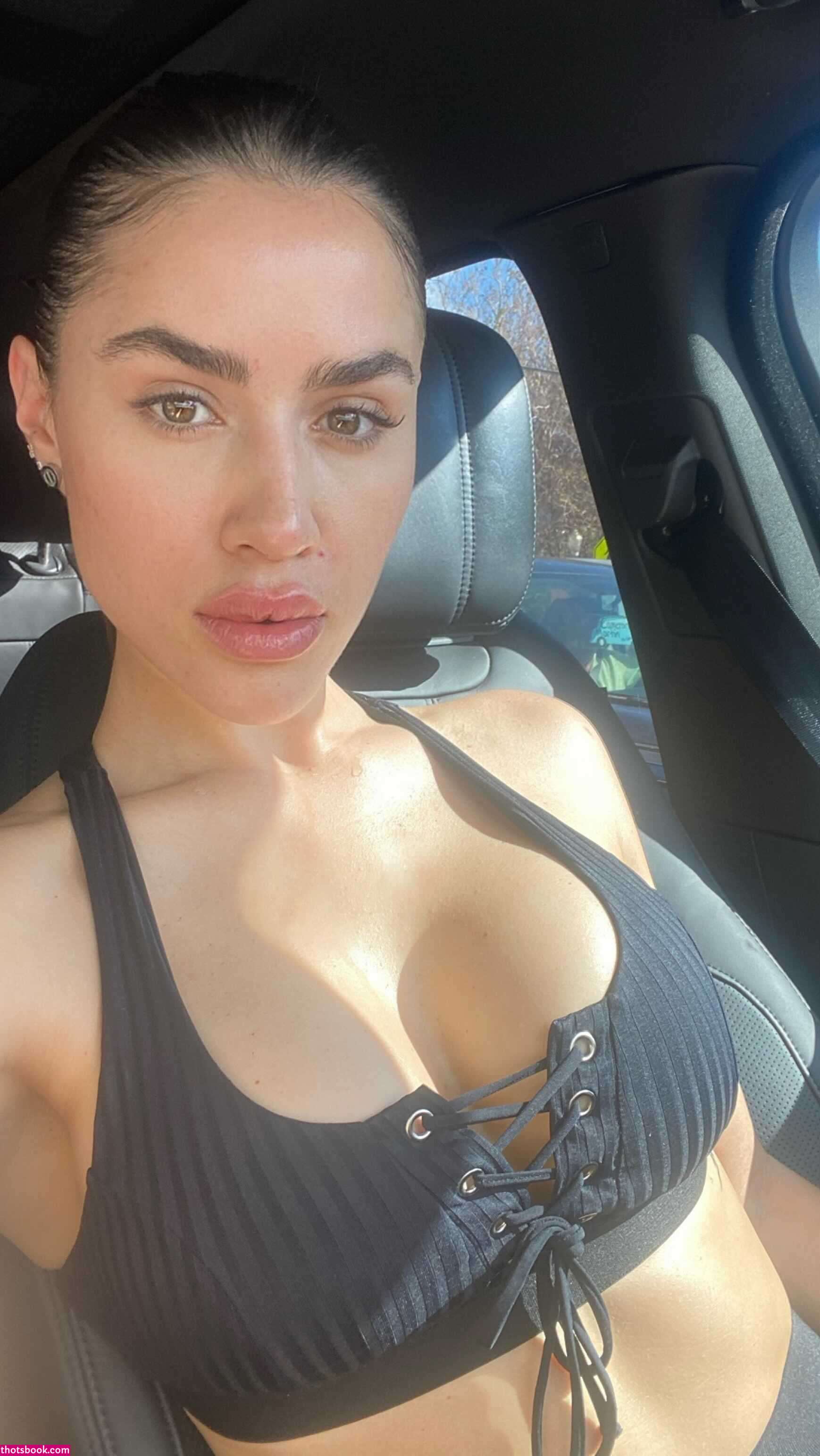 Alexia Inguanzo Photo #20