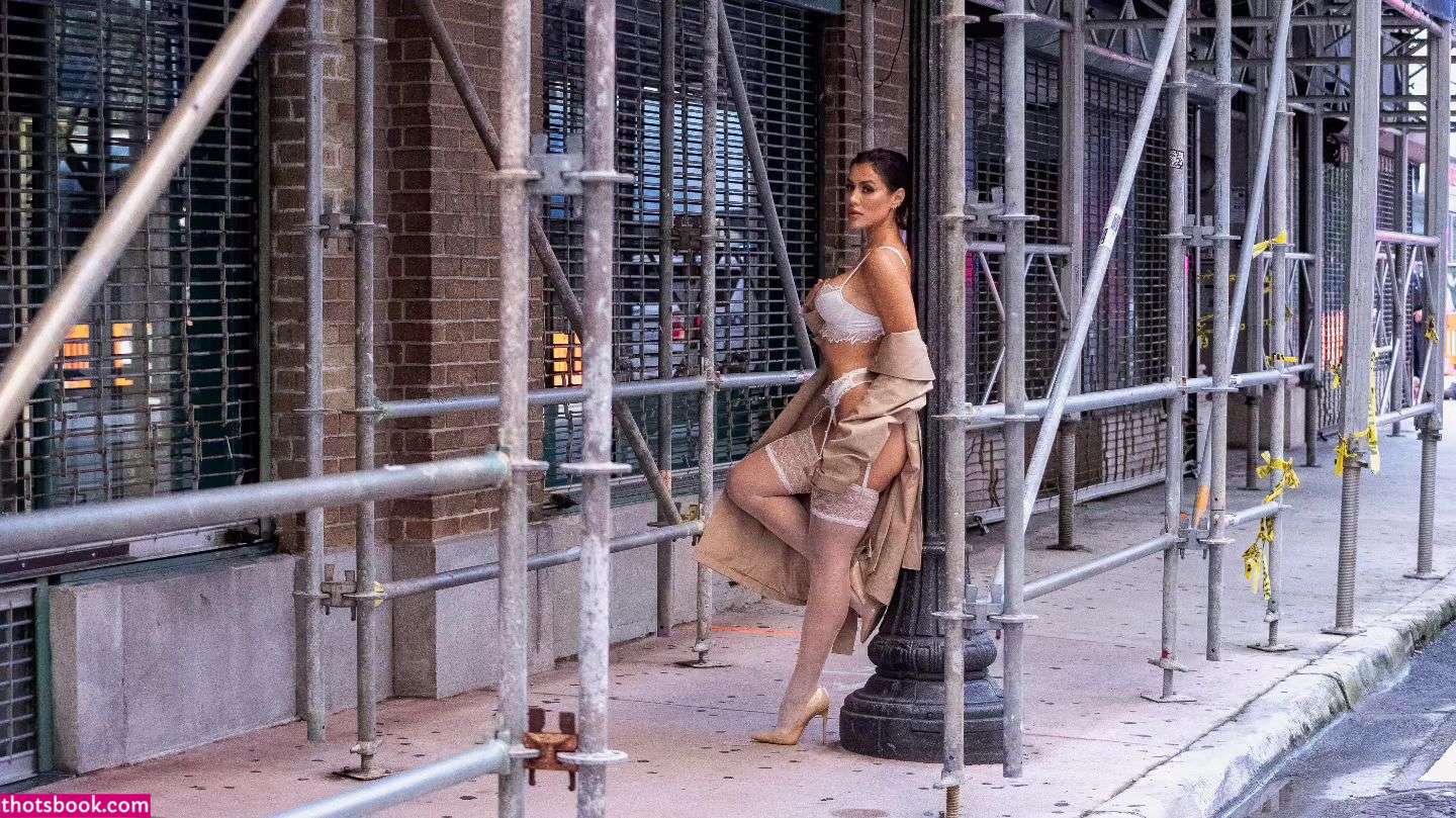 Alexia Inguanzo Photo #64