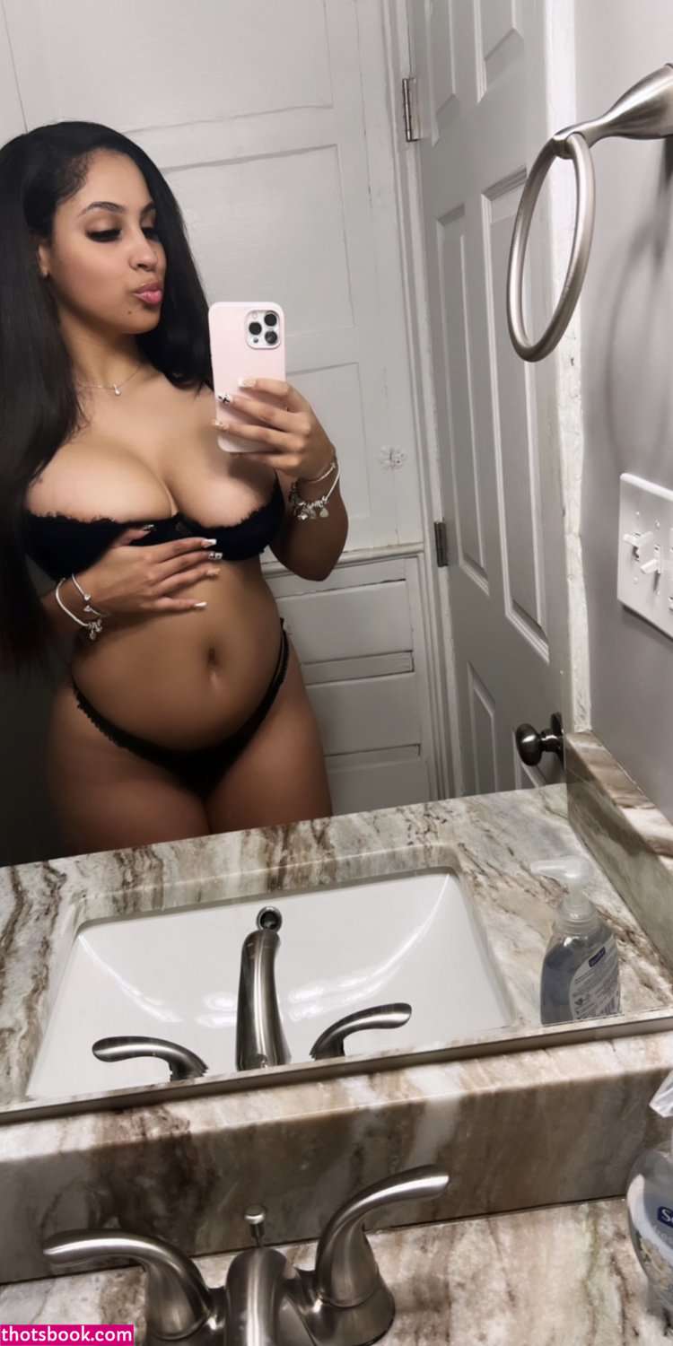 Nikki Michelle Photo #7