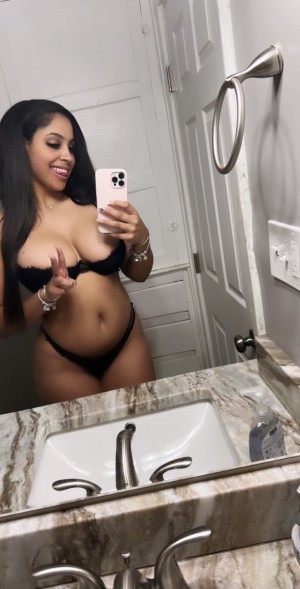 Nikki Michelle Photo #6