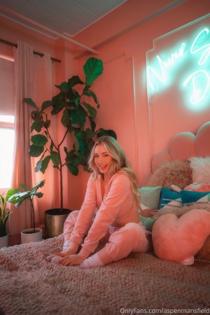 Aspen Mansfield Photo #5