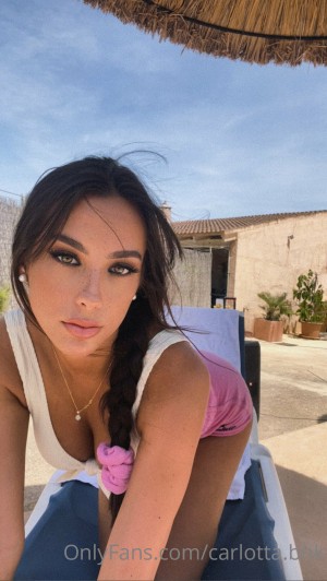 Carlotta Bnk Photo #12