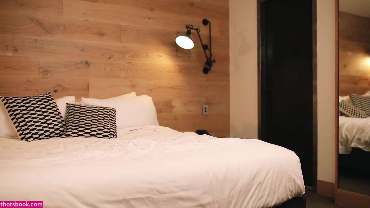 Hayley Vernon Photo #66