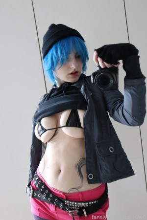 Lyra Crow Photo #782