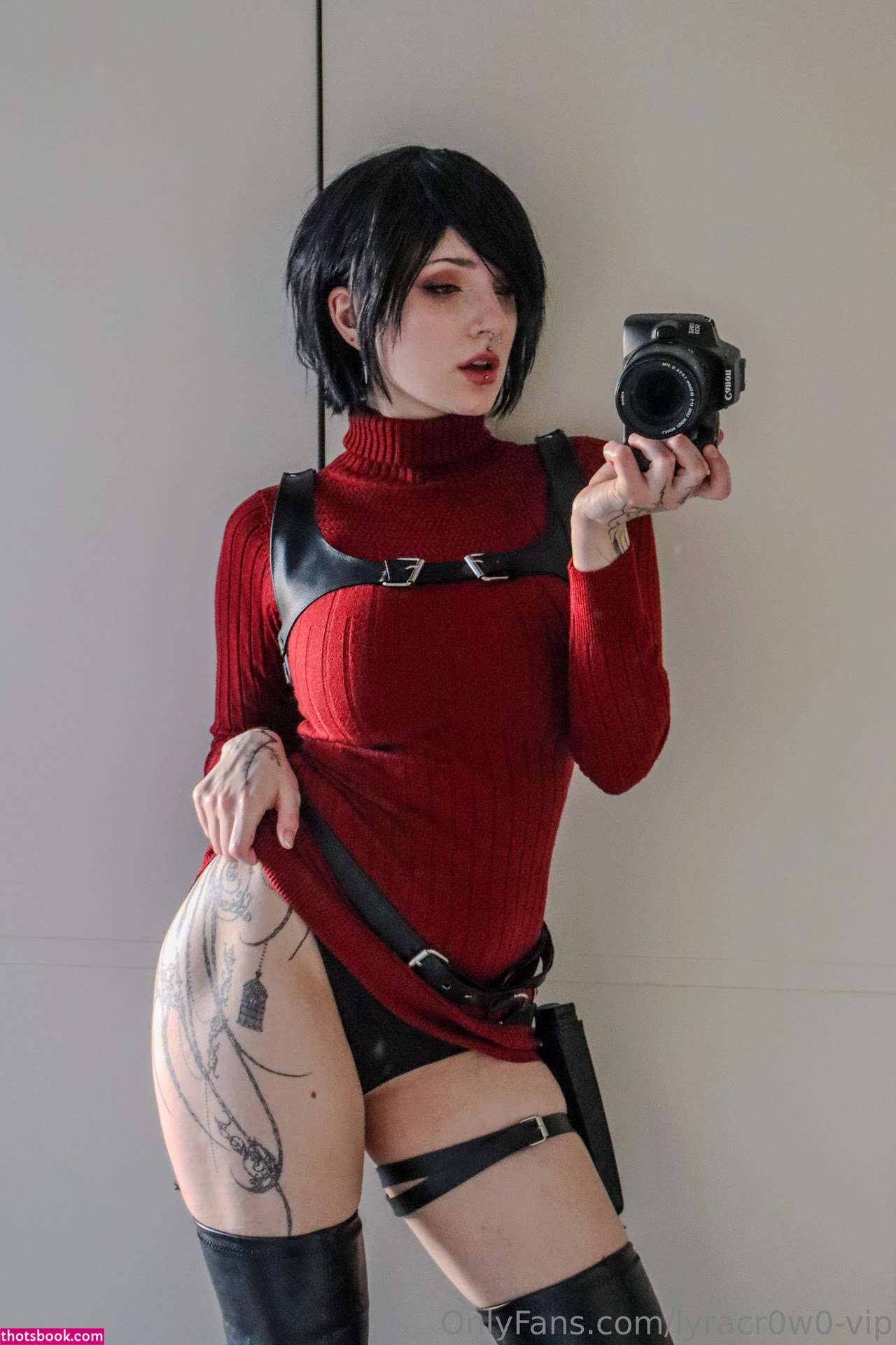 Lyra Crow Photo #825