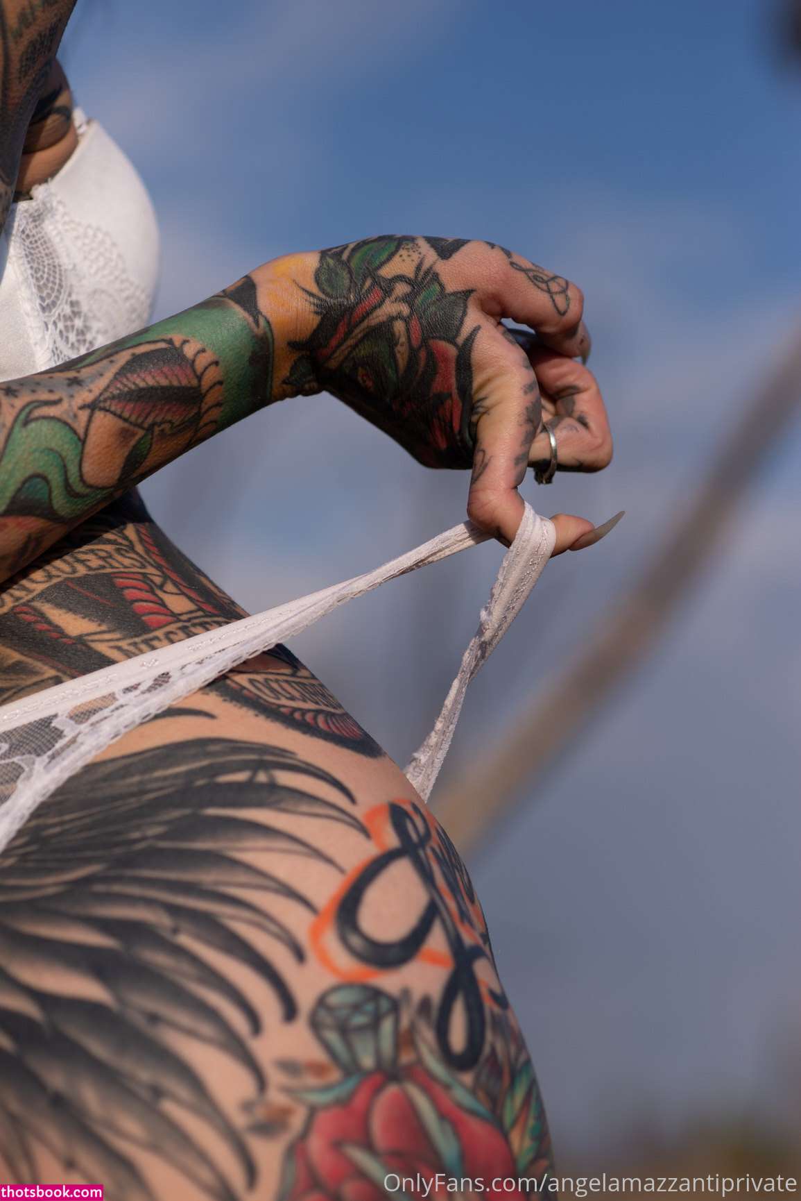 Angela Mazzanti Photo #99