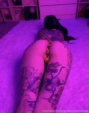 Angela Mazzanti Photo #79