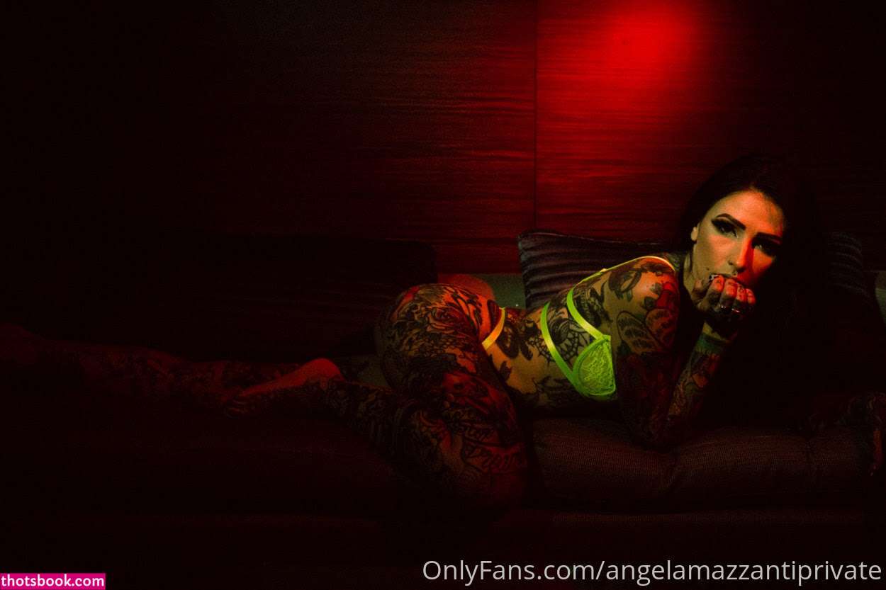 Angela Mazzanti Photo #114