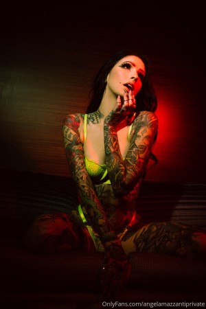 Angela Mazzanti Photo #104