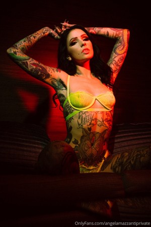 Angela Mazzanti Photo #111