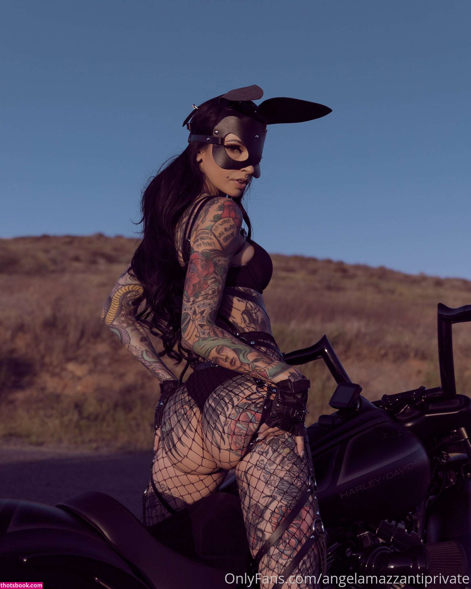 Angela Mazzanti Photo #135