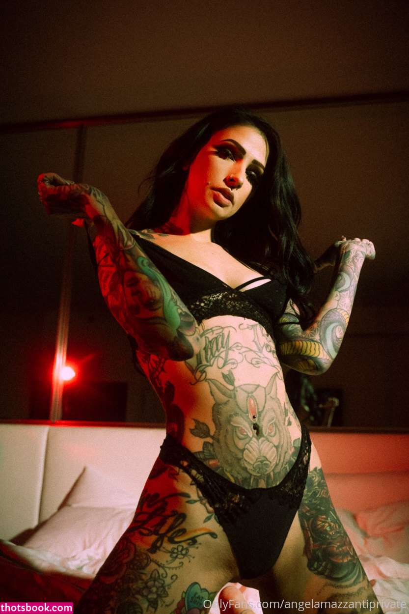 Angela Mazzanti Photo #164