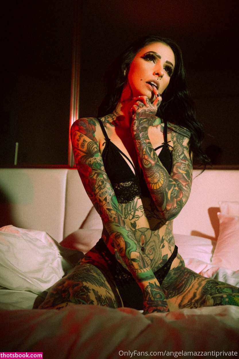 Angela Mazzanti Photo #179