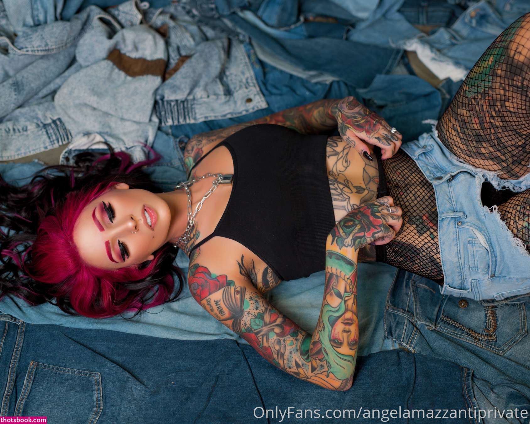 Angela Mazzanti Photo #190