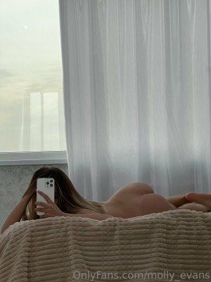 Molly Evans Photo #9