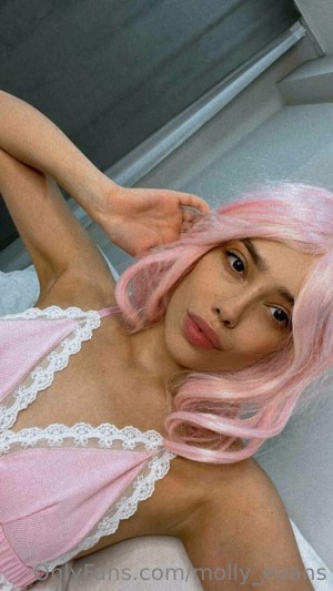 Molly Evans Photo #34