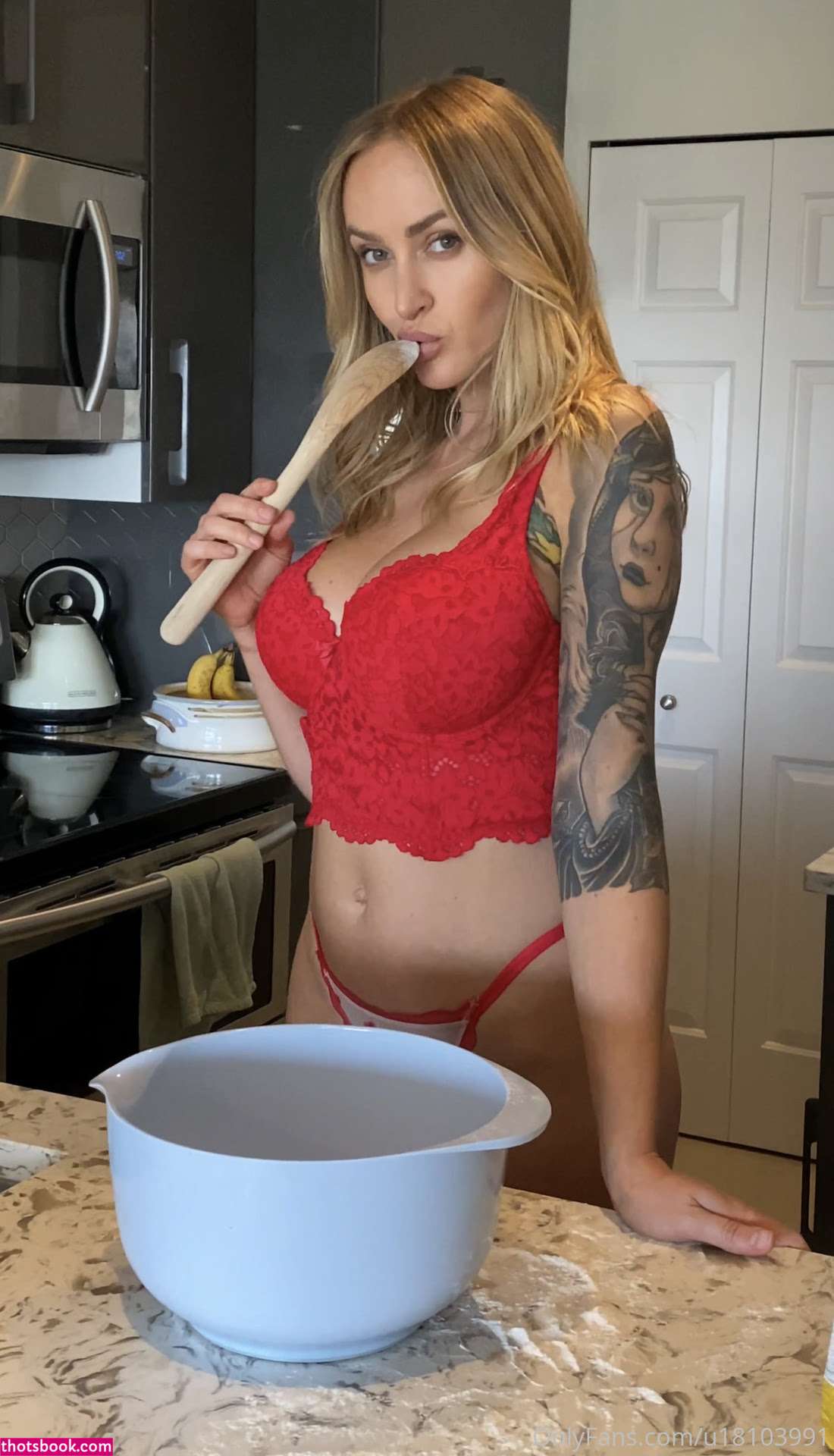 Alyssa Barbara Photo #4