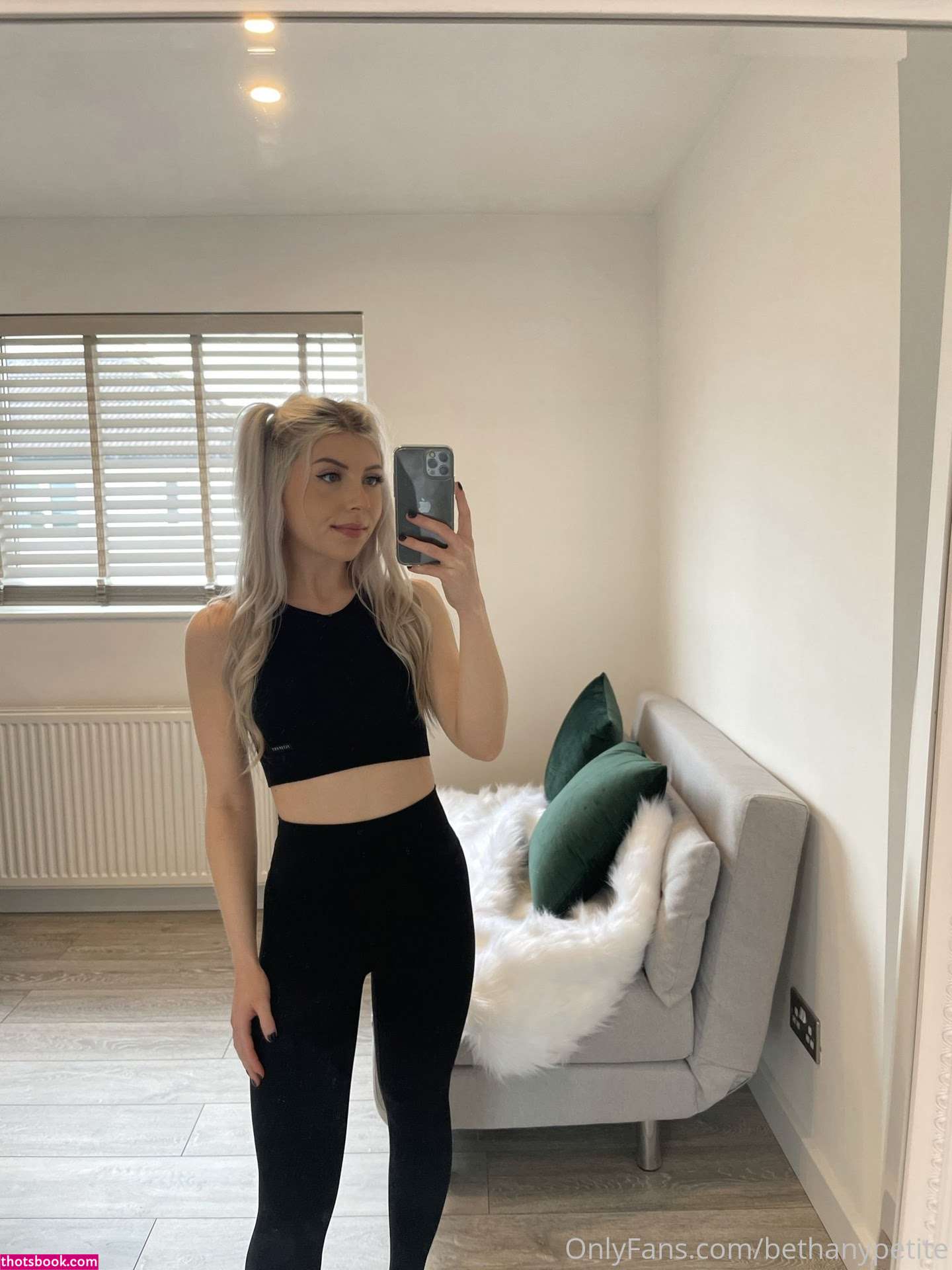 Bethanypetite Photo #95