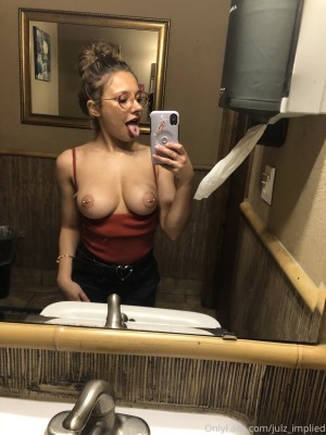 Julzimplied Photo #159