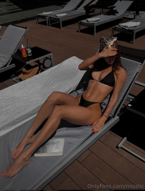 pretylittlething Photo #160