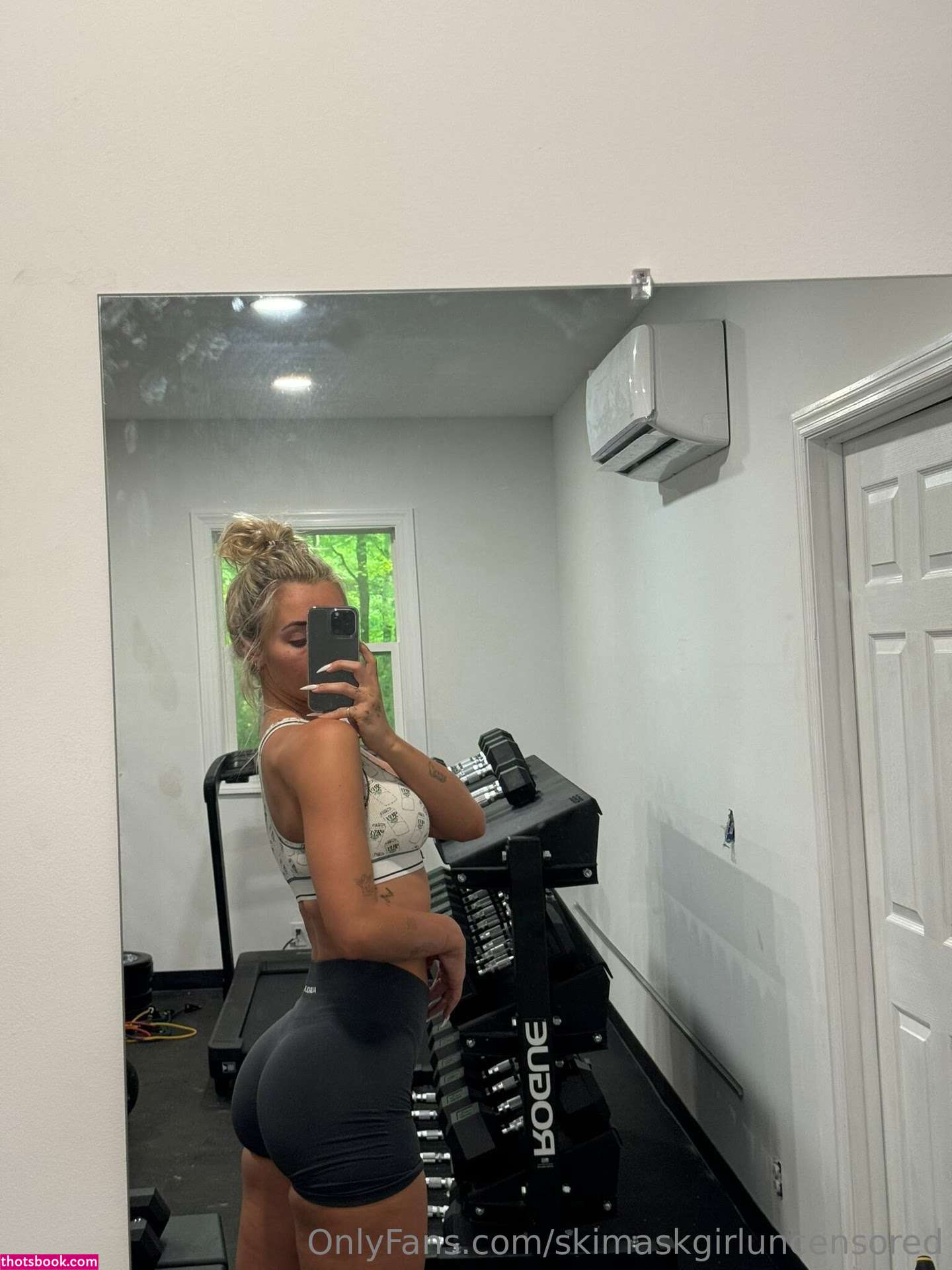 Briana Armbruster Photo #696