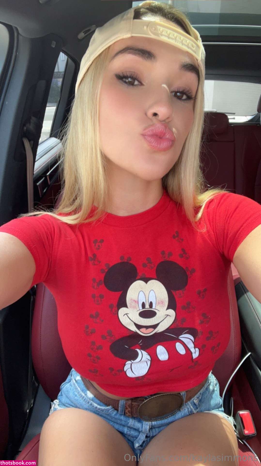 Kayla Simmons Photo #265