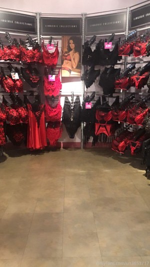 Sienna Black Photo #100