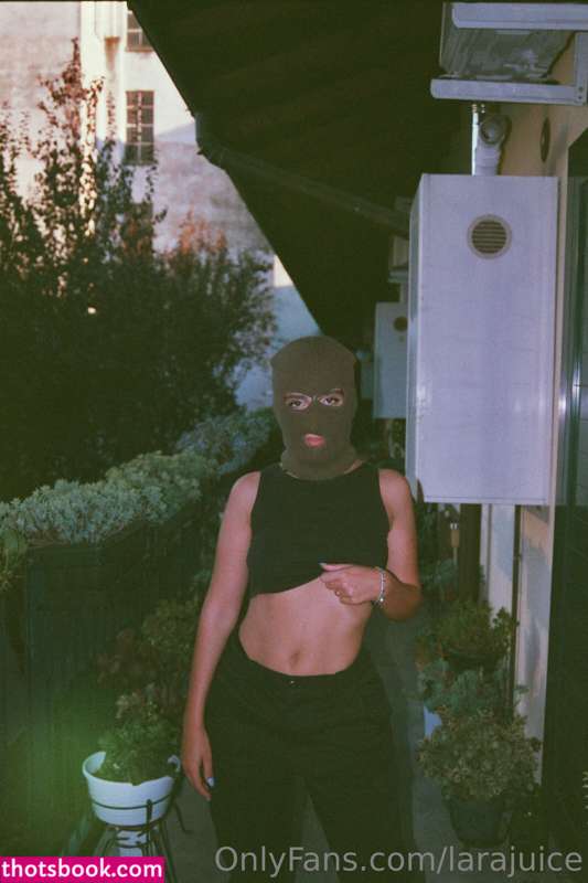 Lara Juice Photo #26