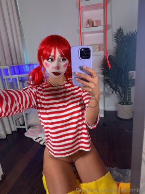 Izzybunnies Photo #1211