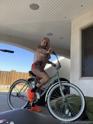 Bec Rawlings Photo #52