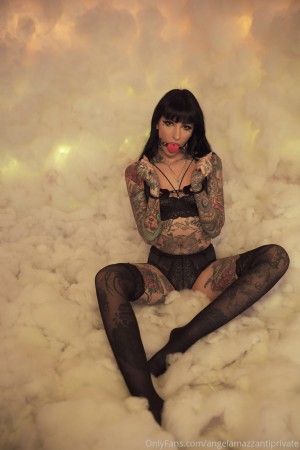 Angela Mazzanti Photo #69