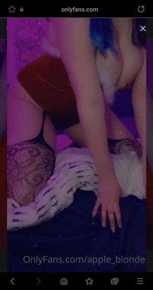 Appleblonde Photo #16