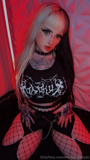 Emmamaybyte Photo #30