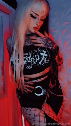 Emmamaybyte Photo #36