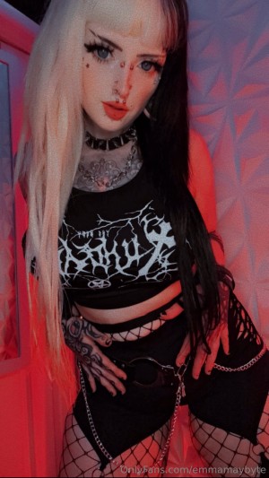 Emmamaybyte Photo #37