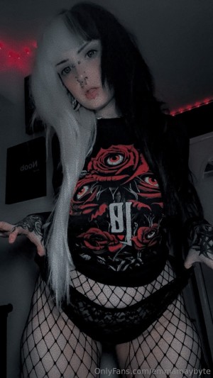 Emmamaybyte Photo #103