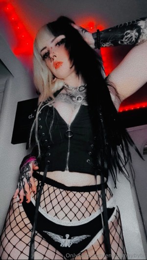 Emmamaybyte Photo #128