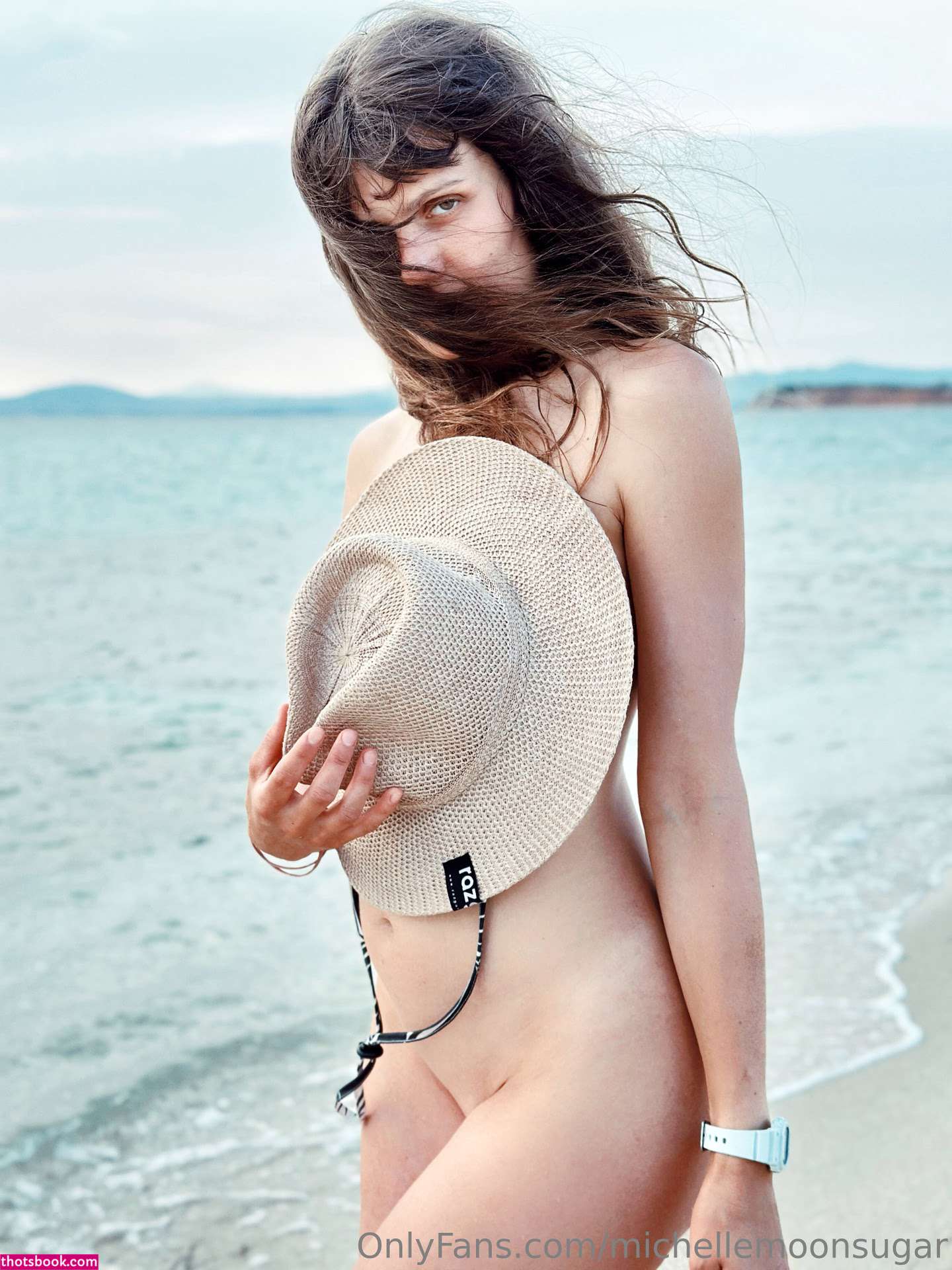 Ellie Land Photo #18