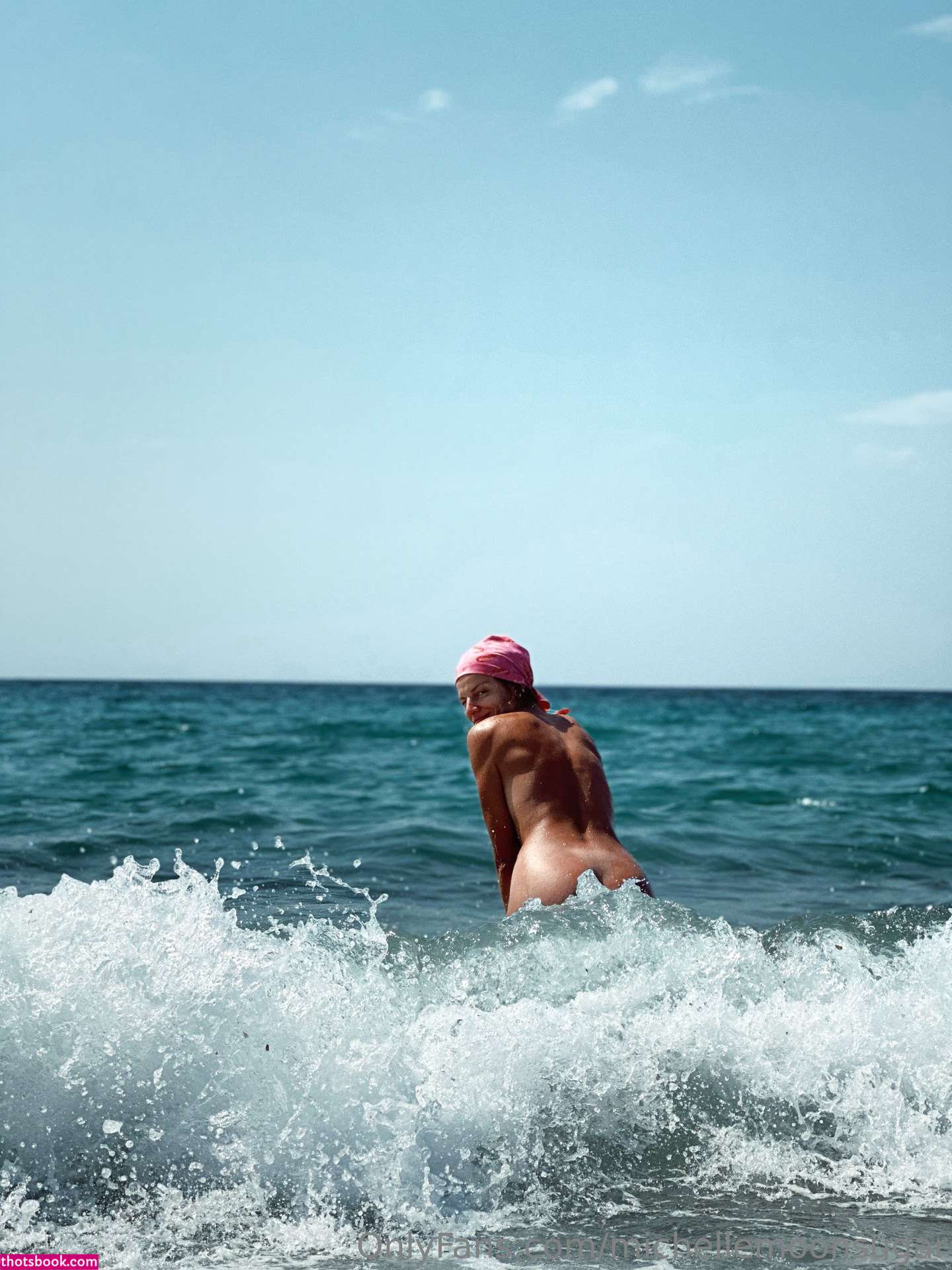 Ellie Land Photo #40