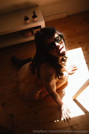 Ellie Land Photo #58