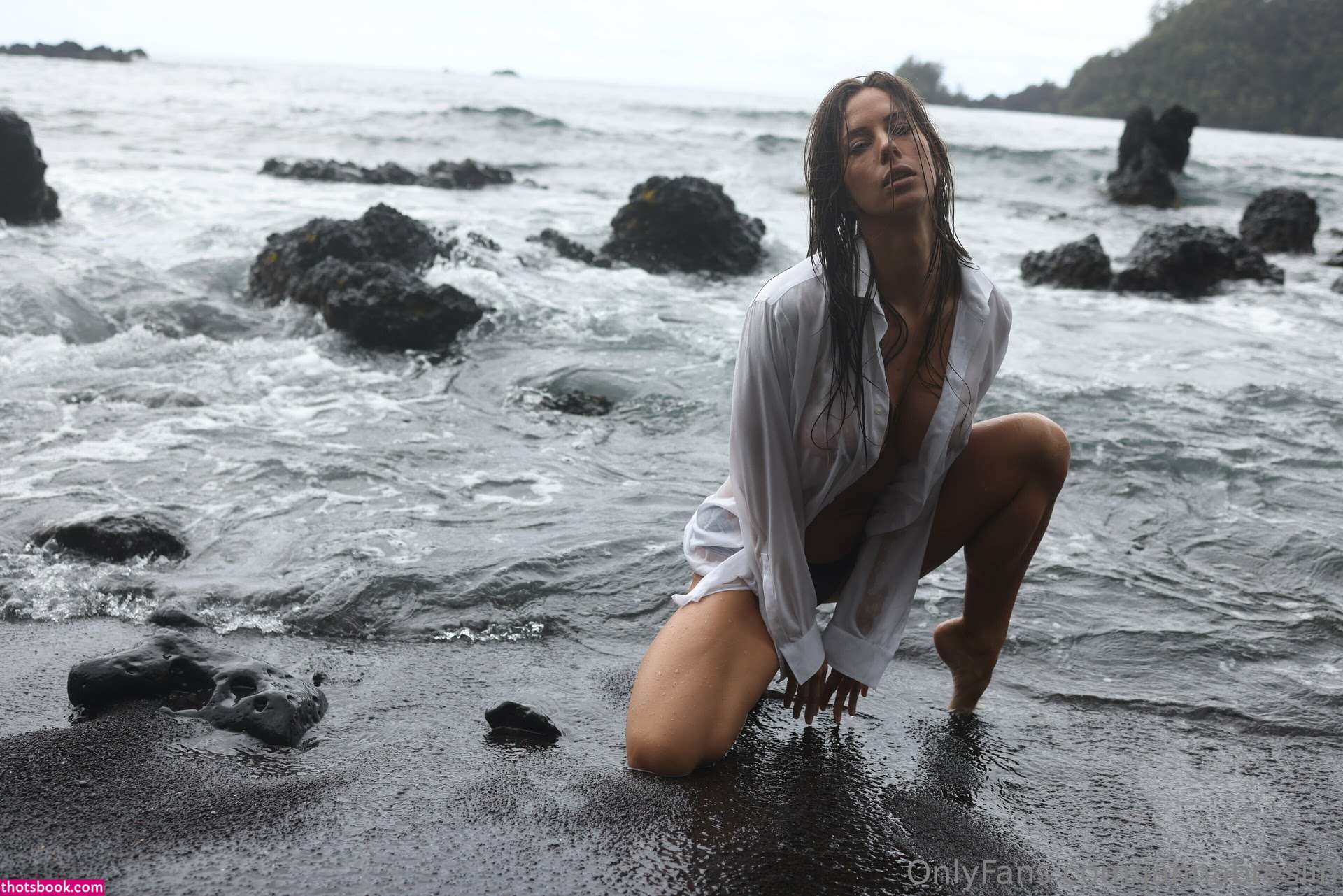 Janna Breslin Photo #396