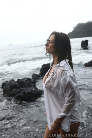 Janna Breslin Photo #410