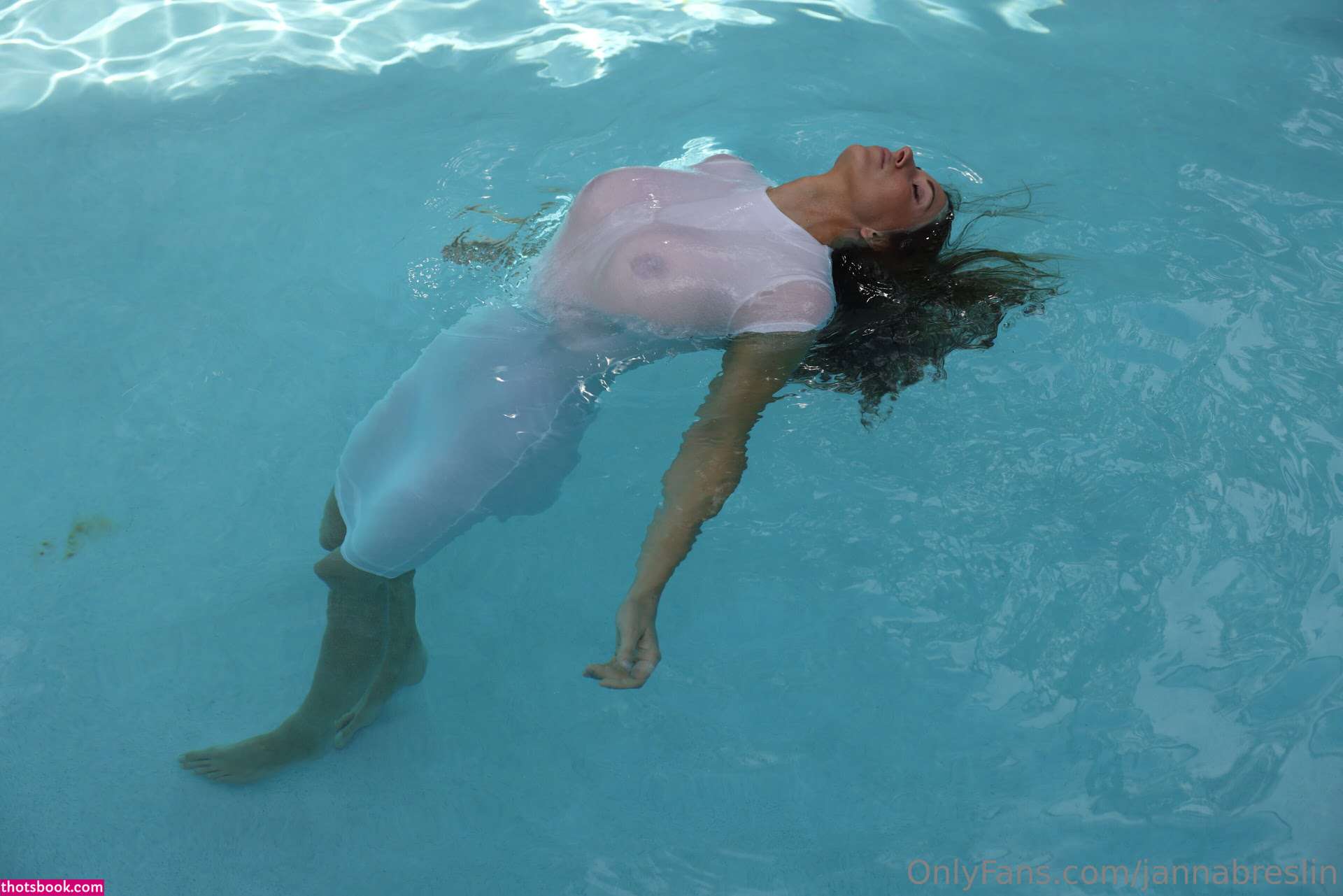 Janna Breslin Photo #565