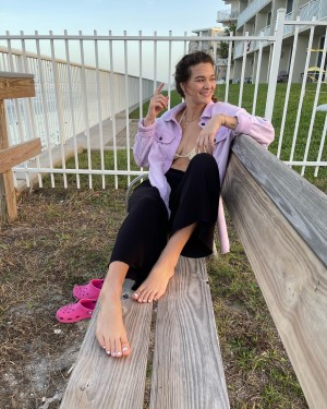 Hang10toes Photo #24