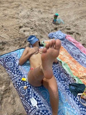 Hang10toes Photo #86