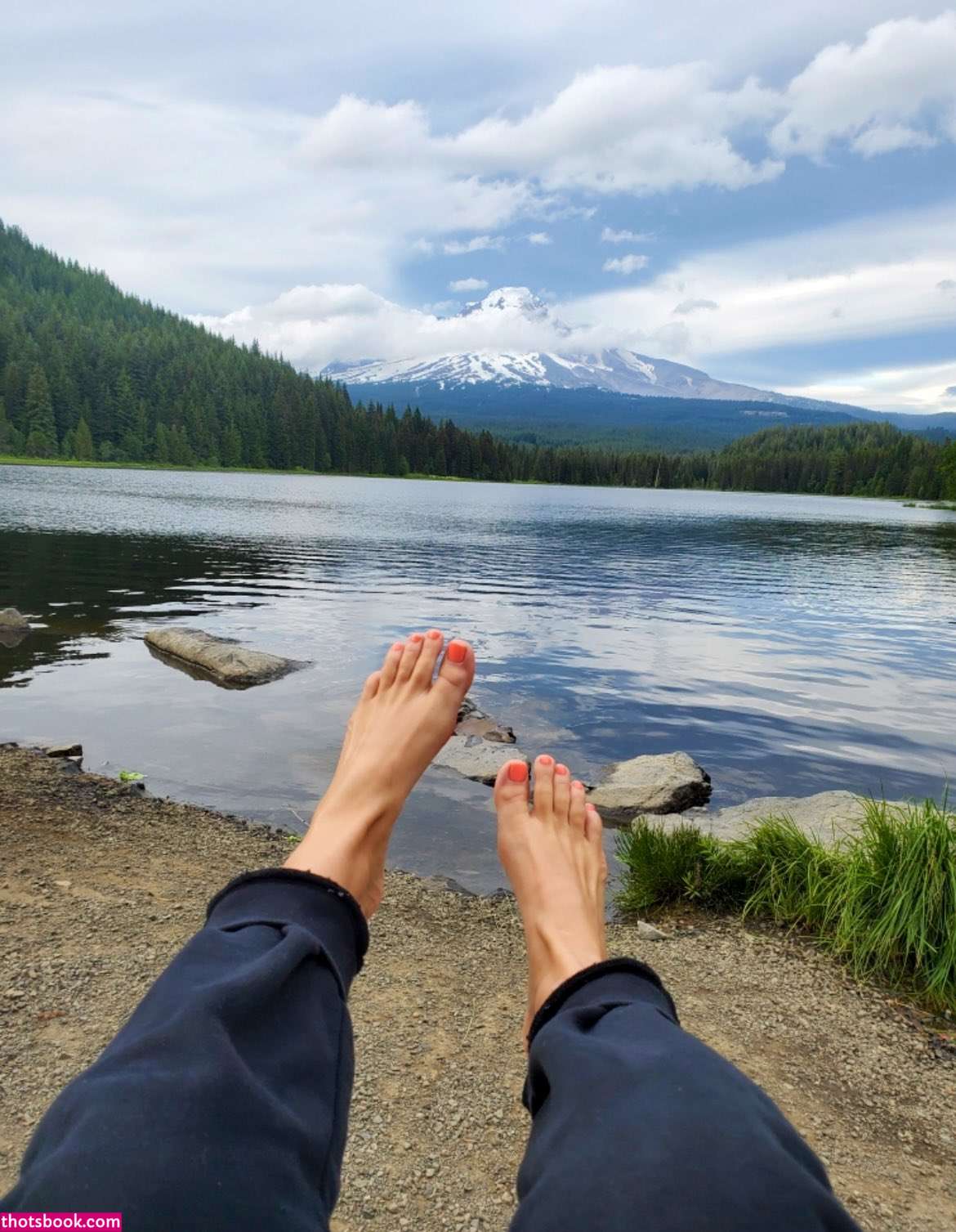 Hang10toes Photo #135